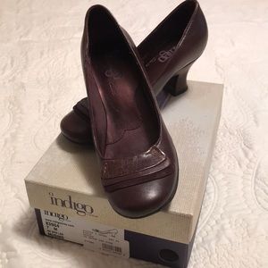 Gently worn Indigo shoes in excellent condition.